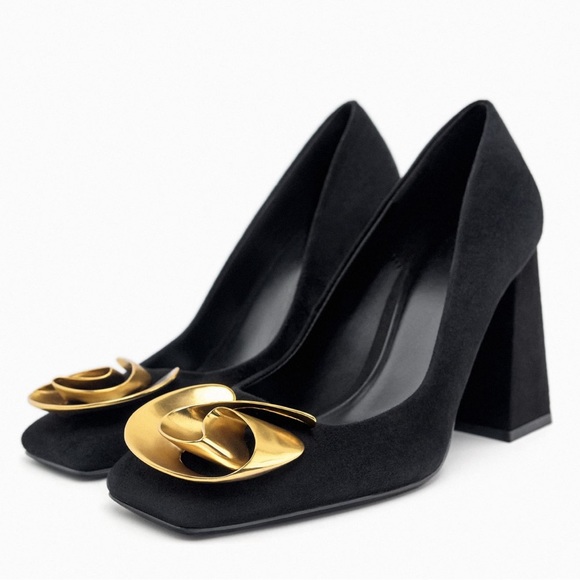 Zara The most beautiful Shoes METAL FLOWER SUEDE SHOES. Size 8 - Picture 1 of 8